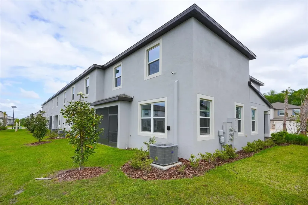 10059 Trumpet Honeysuckle Way San Antonio FL 33576