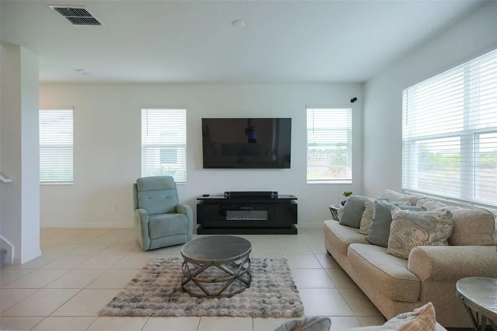 10059 Trumpet Honeysuckle Way San Antonio FL 33576