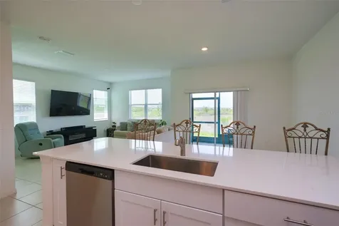 10059 Trumpet Honeysuckle Way San Antonio FL 33576