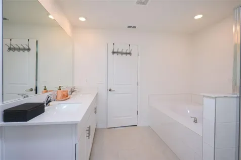 10059 Trumpet Honeysuckle Way San Antonio FL 33576