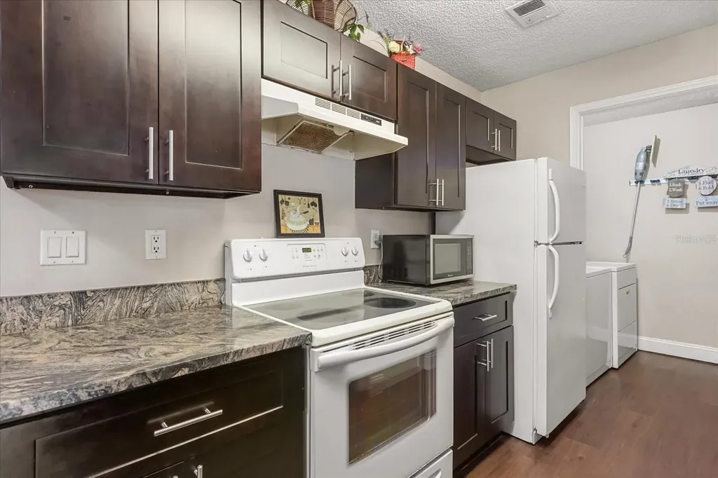 2501 Grassy Point Drive Lake Mary FL 32746