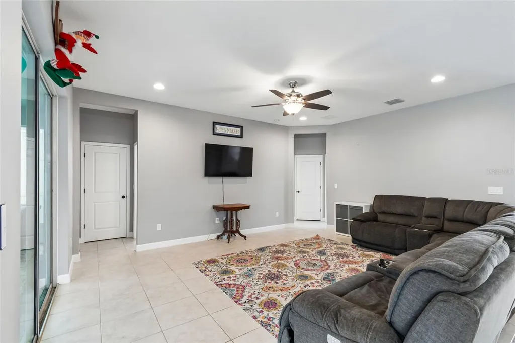 1084 Cavender Creek Road Minneola FL 34715