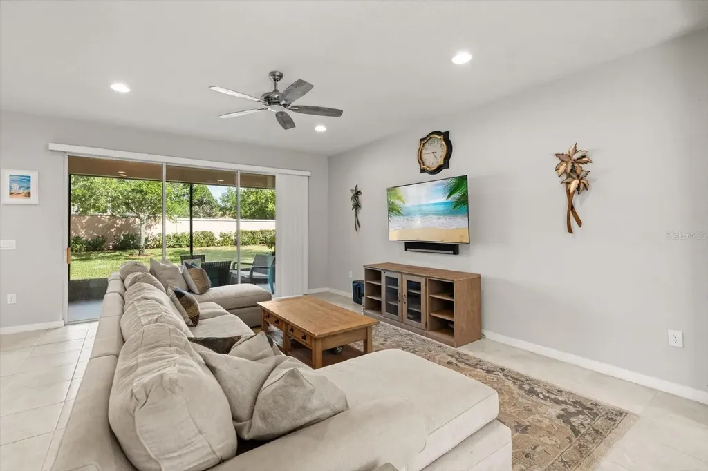1483 El Conte Drive Davenport FL 33896