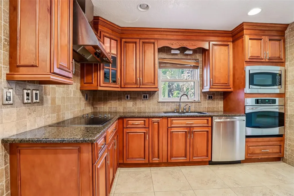 215 S West Shore Boulevard Tampa FL 33609