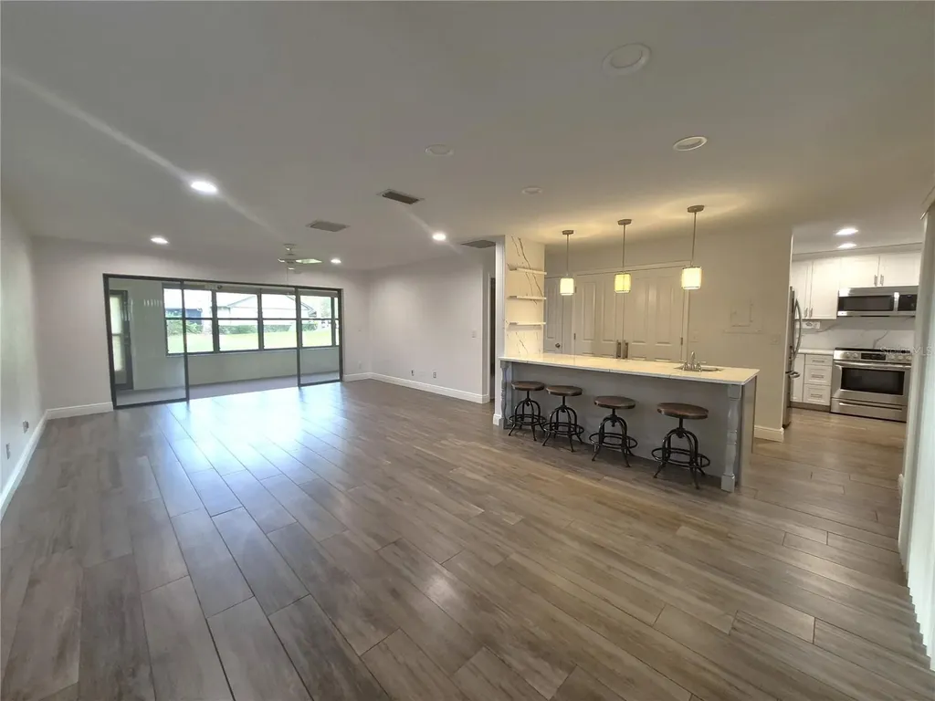 160 Joanne Place Oldsmar FL 34677