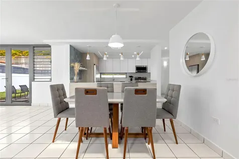 52 Capri Street San Juan PR 00926