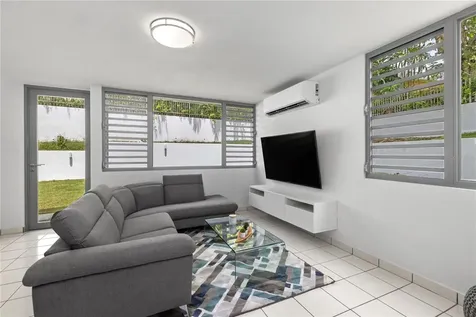 52 Capri Street San Juan PR 00926