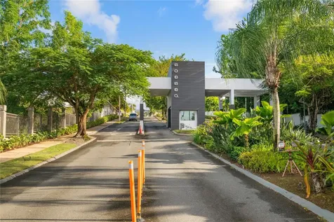 52 Capri Street San Juan PR 00926
