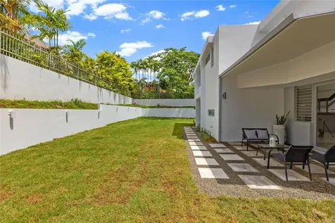 52 Capri Street San Juan PR 00926