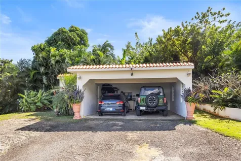 39 Bo. Camino Nuevo Yabucoa PR 00767