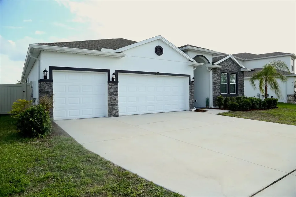 1160 Bering Road Wesley Chapel FL 33543