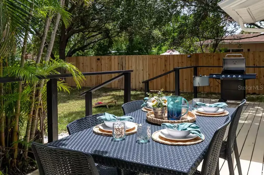 5212 S Puritan Avenue Tampa FL 33611
