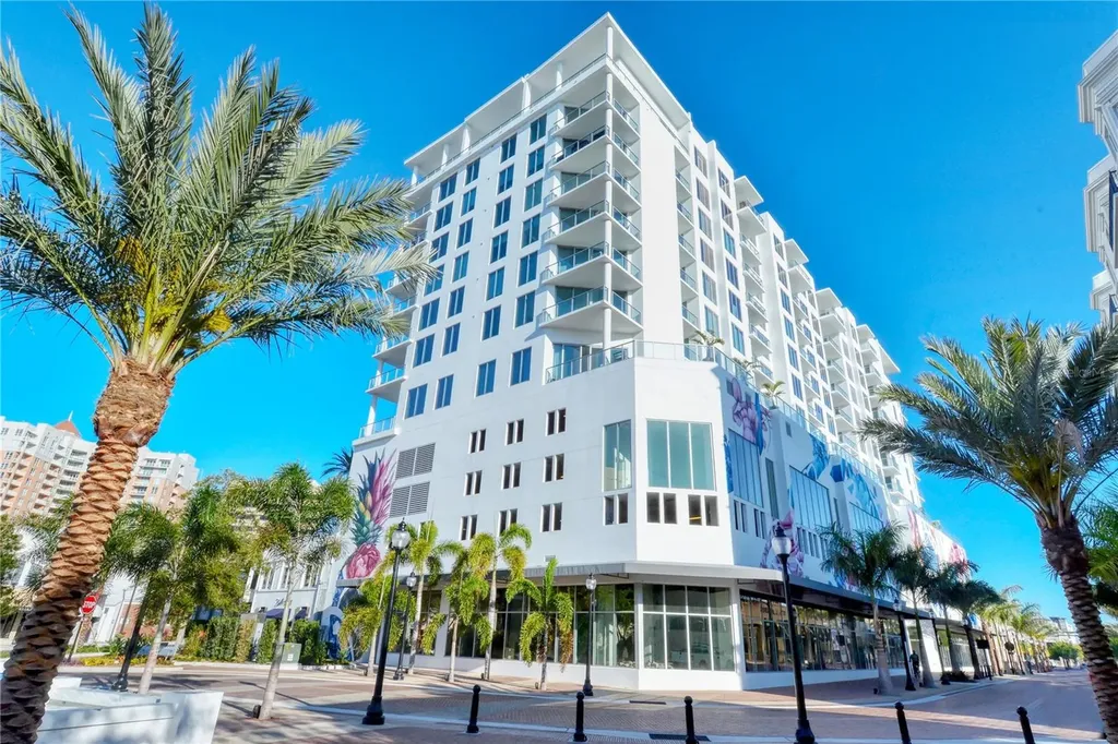 111 S Pineapple Avenue Sarasota FL 34236