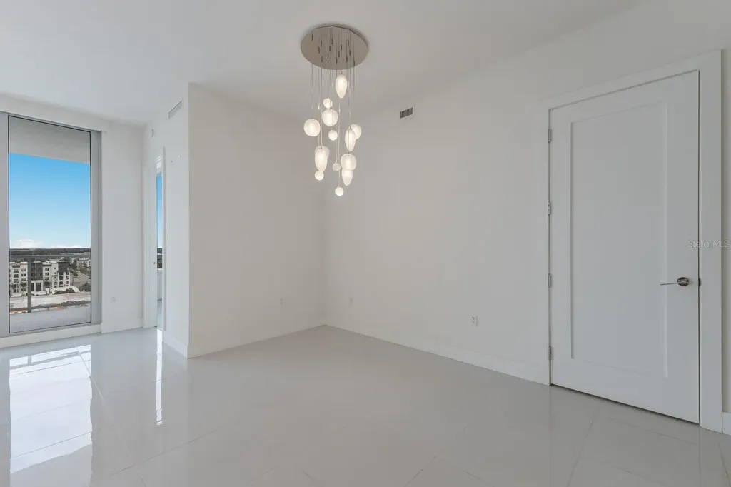 111 S Pineapple Avenue Sarasota FL 34236