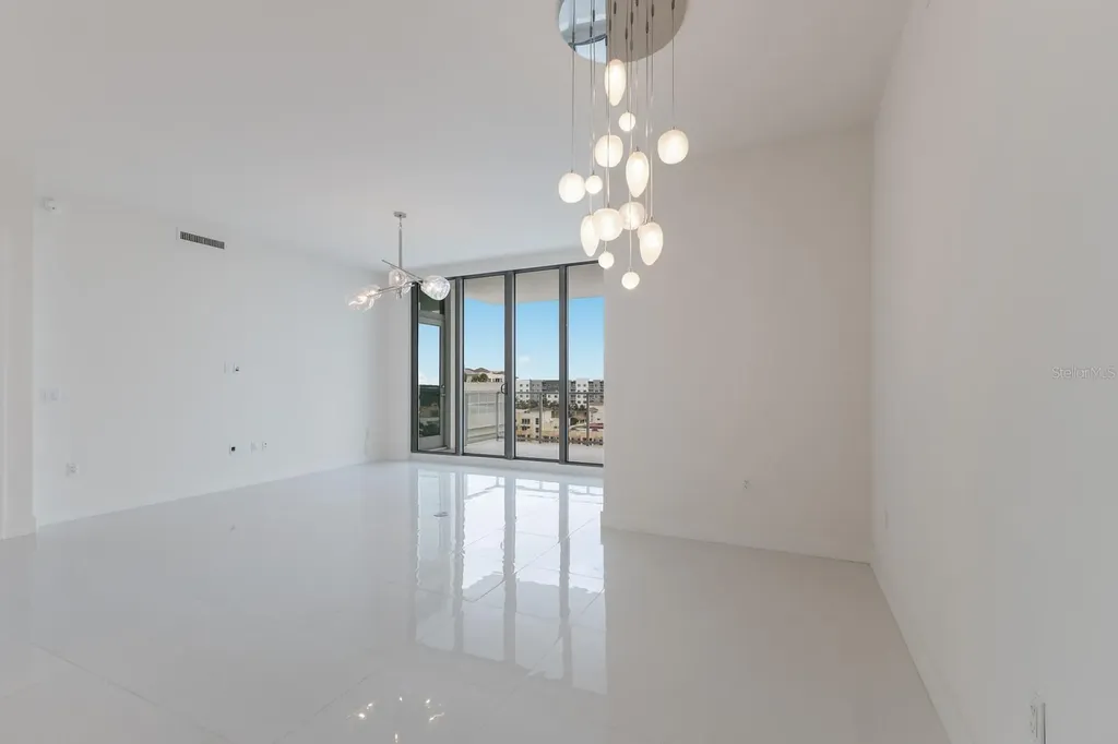 111 S Pineapple Avenue Sarasota FL 34236