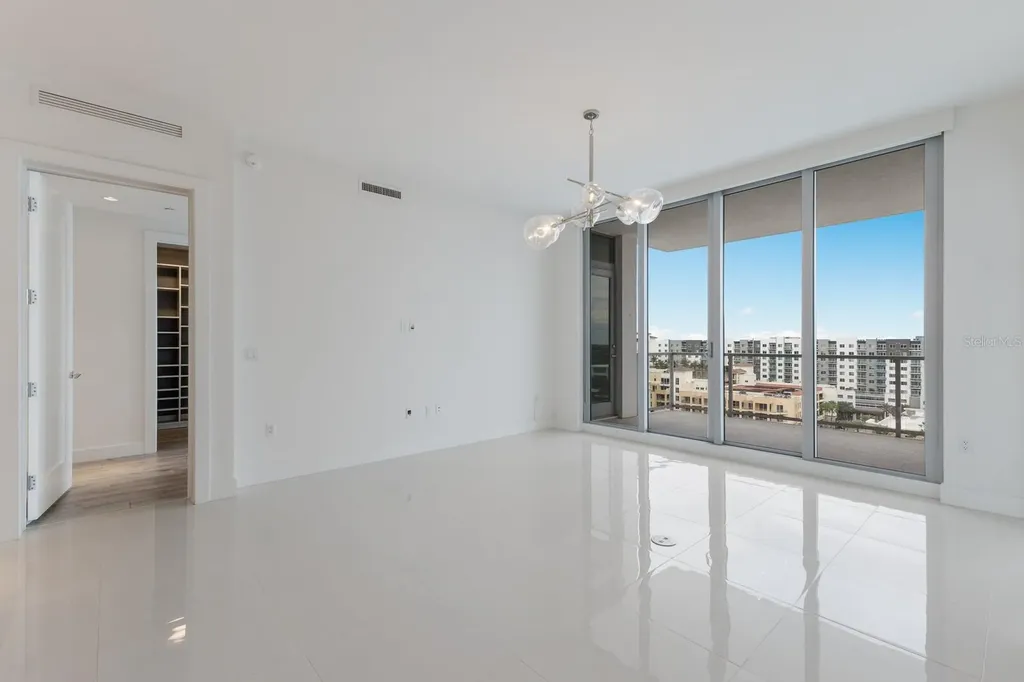 111 S Pineapple Avenue Sarasota FL 34236