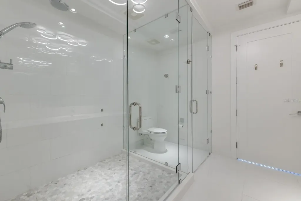 111 S Pineapple Avenue Sarasota FL 34236