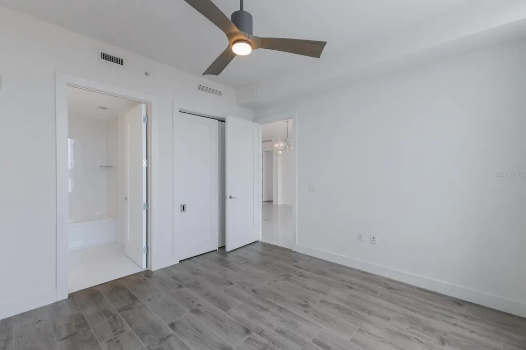 111 S Pineapple Avenue Sarasota FL 34236