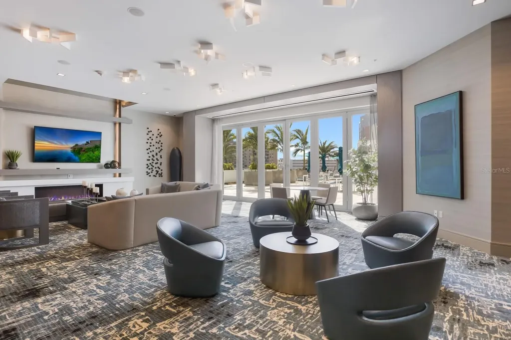 111 S Pineapple Avenue Sarasota FL 34236