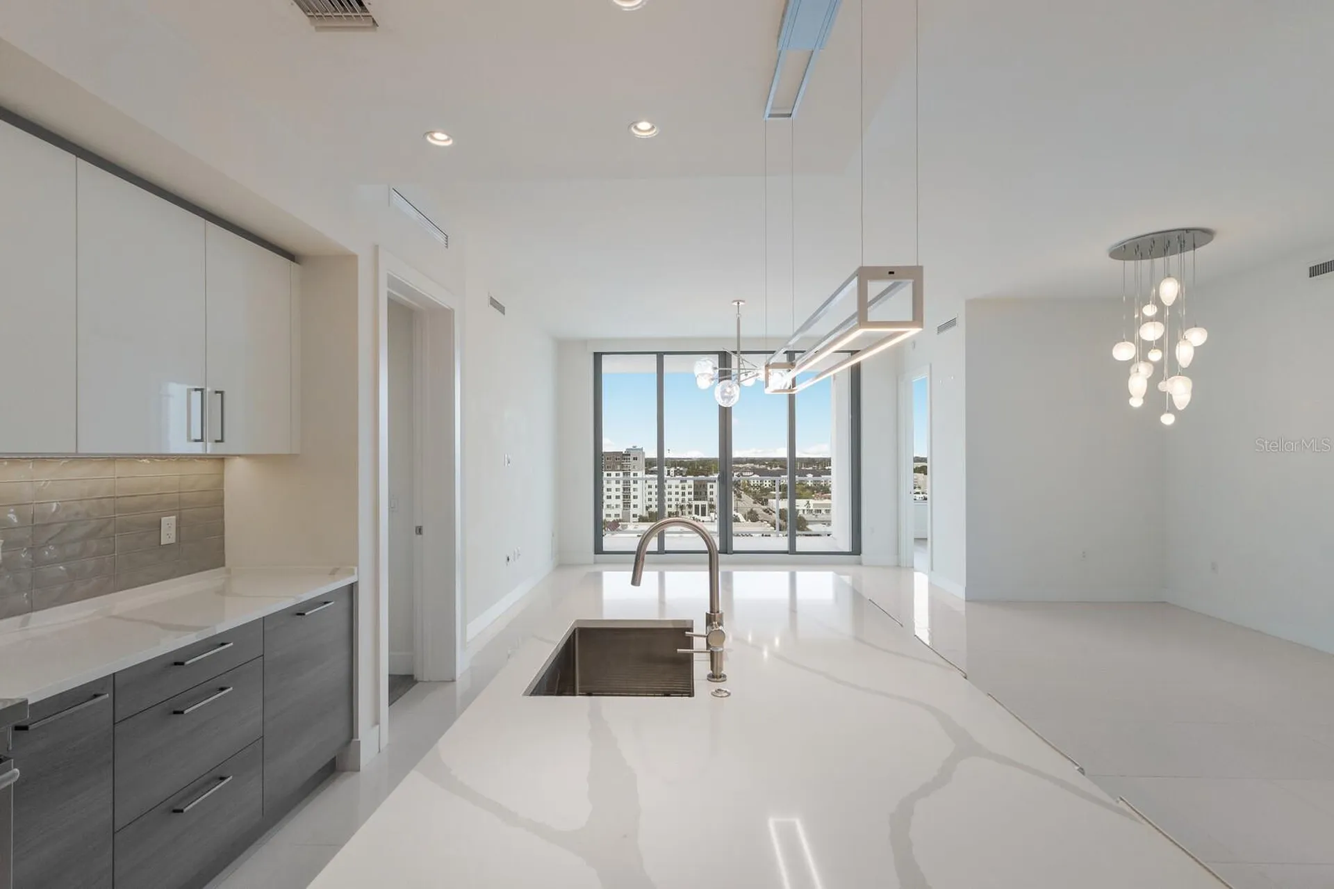 111 S Pineapple Avenue Sarasota FL 34236