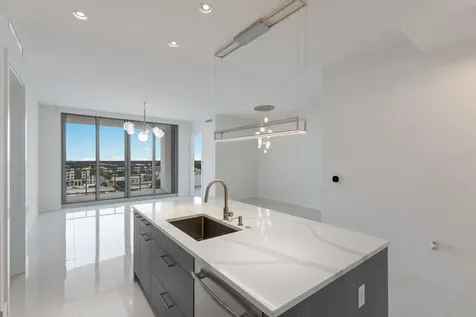 111 S Pineapple Avenue Sarasota FL 34236
