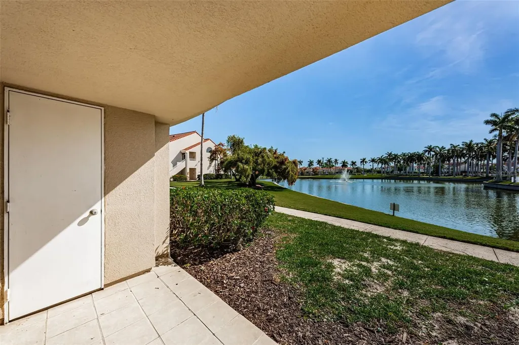 6080 Bahia Del Mar Circle St Petersburg FL 33715