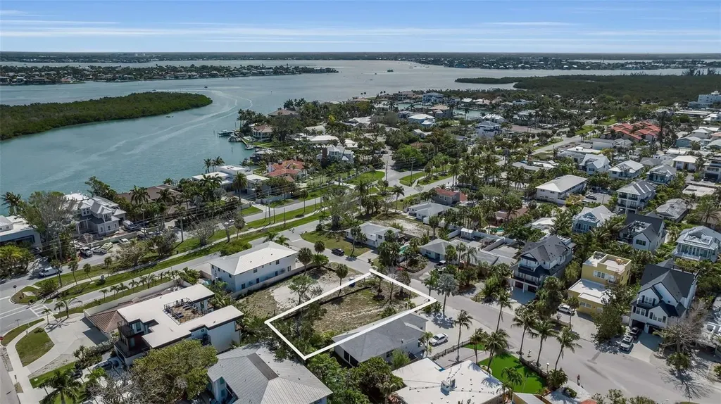 243 Coolidge Drive Sarasota FL 34236