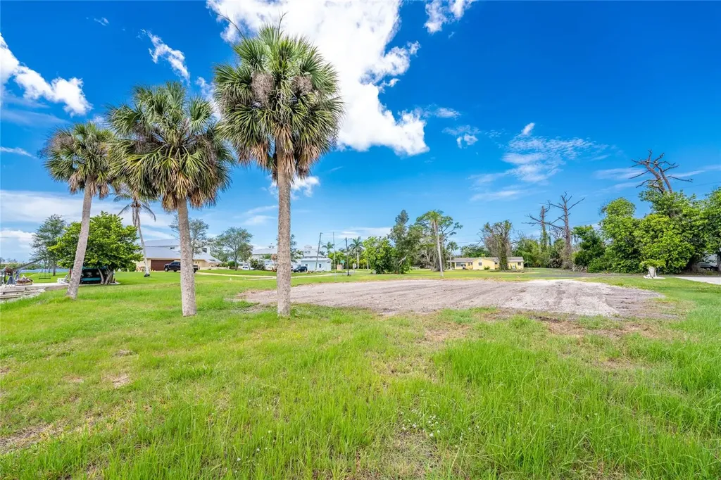 1899 Riverside Drive Englewood FL 34223