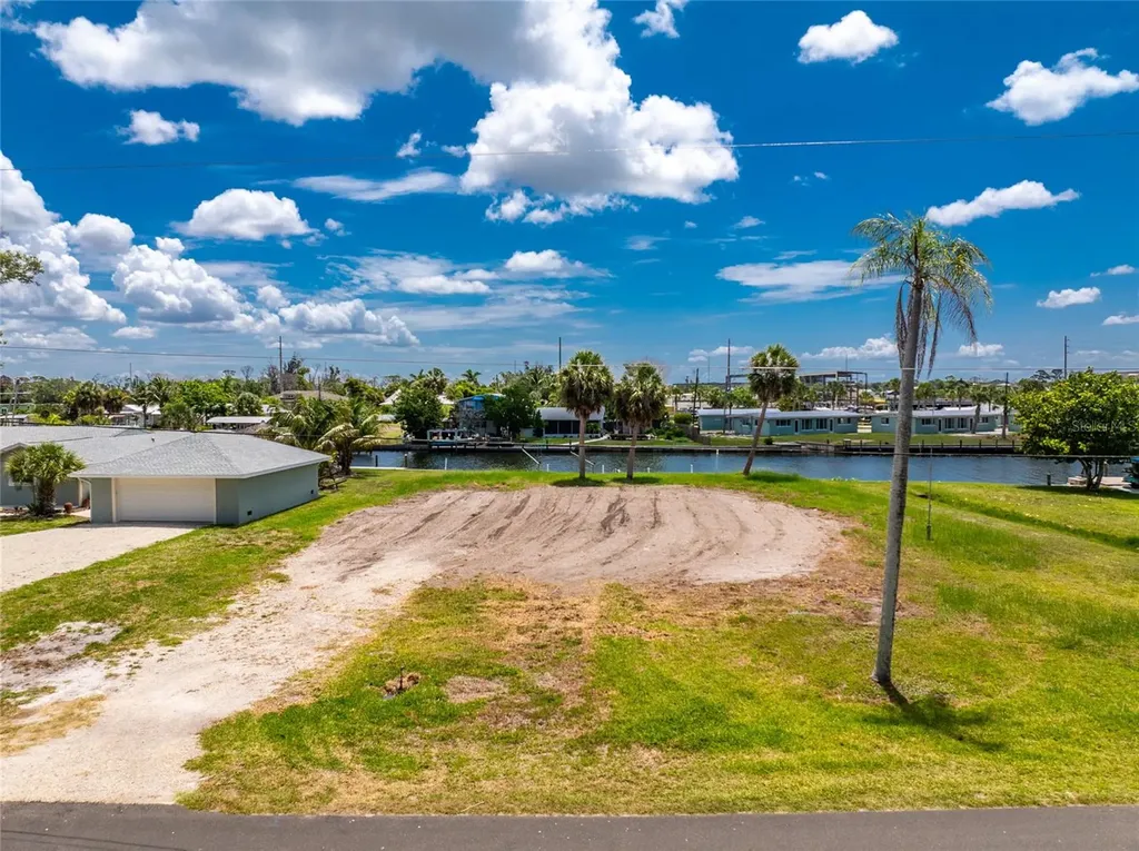 1899 Riverside Drive Englewood FL 34223