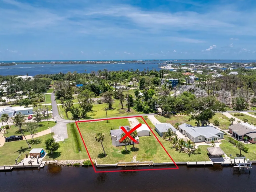 1899 Riverside Drive Englewood FL 34223