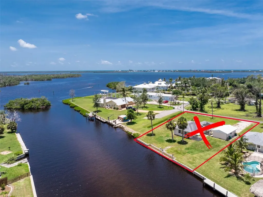 1899 Riverside Drive Englewood FL 34223