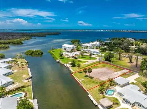 1899 Riverside Drive Englewood FL 34223