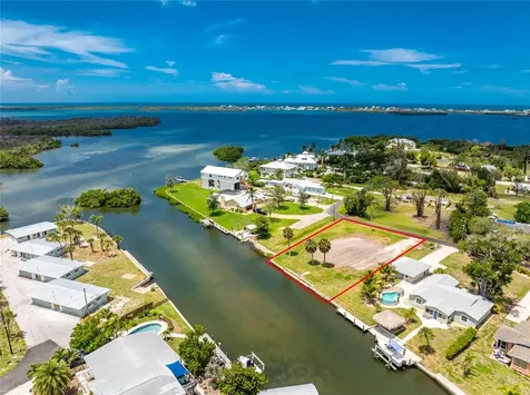 1899 Riverside Drive Englewood FL 34223