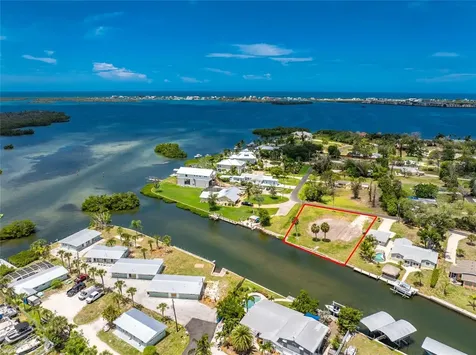 1899 Riverside Drive Englewood FL 34223