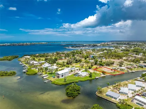 1899 Riverside Drive Englewood FL 34223