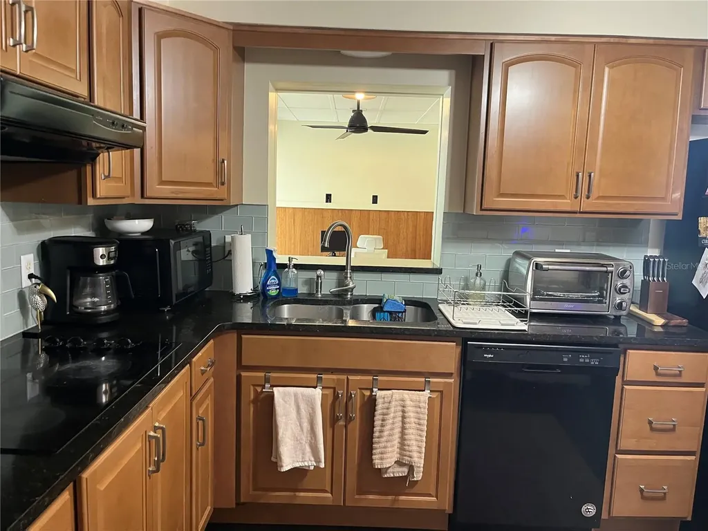 2102 Shaffer Place Orlando FL 32806