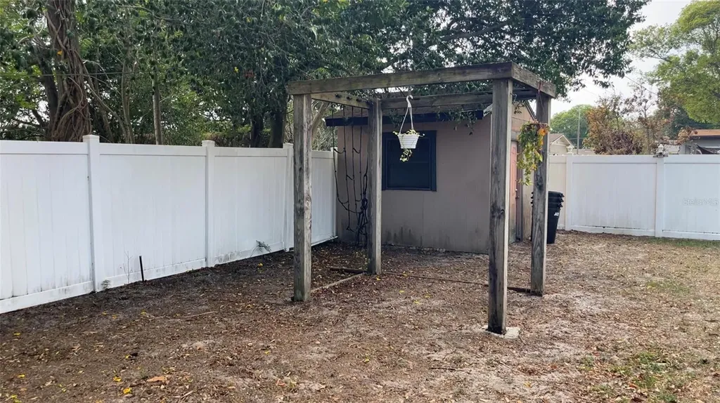 2102 Shaffer Place Orlando FL 32806