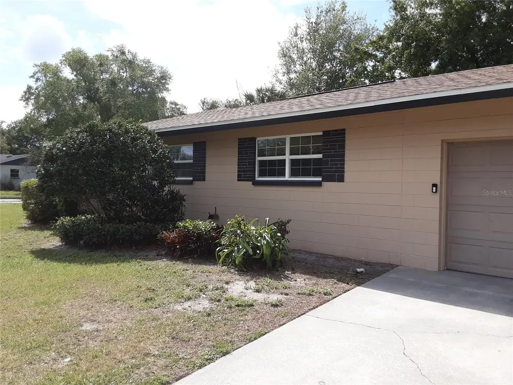 2102 Shaffer Place Orlando FL 32806
