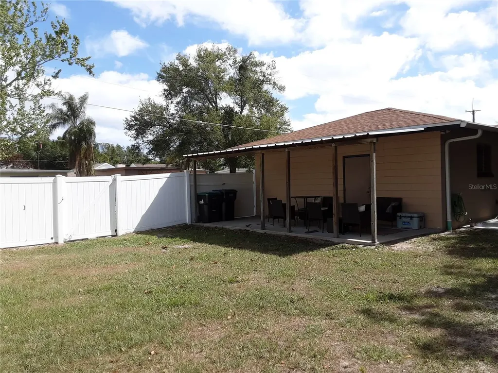 2102 Shaffer Place Orlando FL 32806