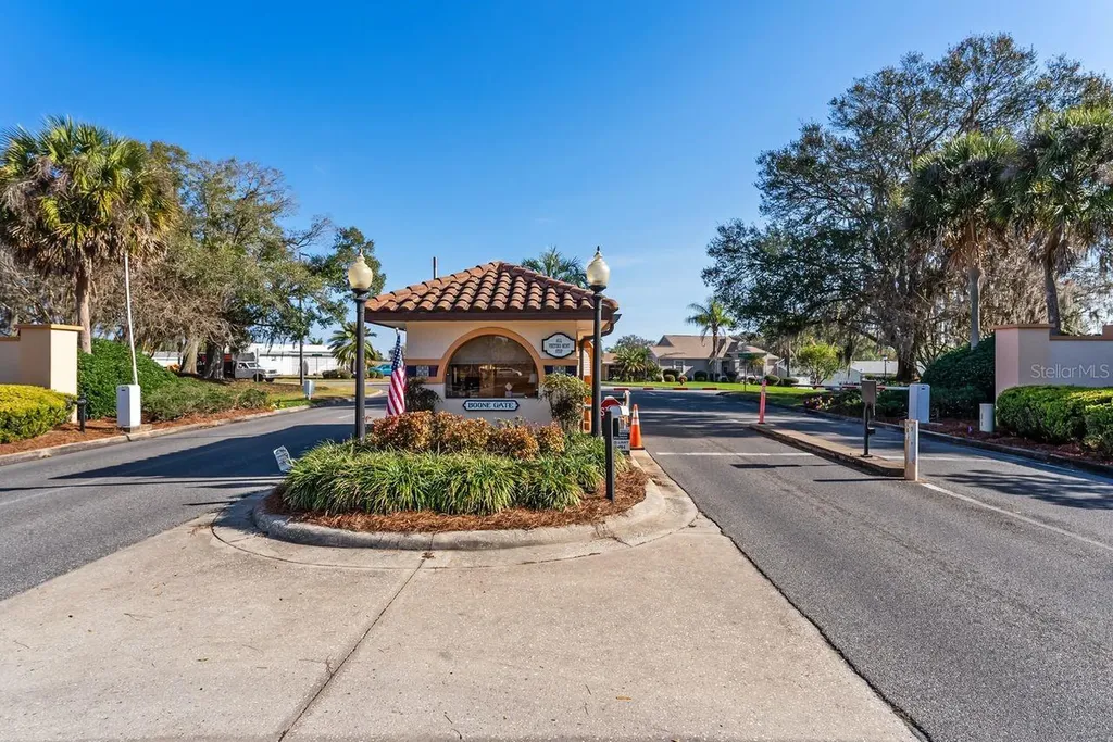 1116 W Boone Court Lady Lake FL 32159