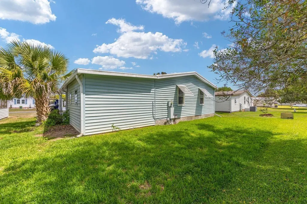 1116 W Boone Court Lady Lake FL 32159