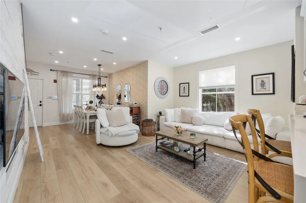 621 SW 10th Street Gainesville FL 32601