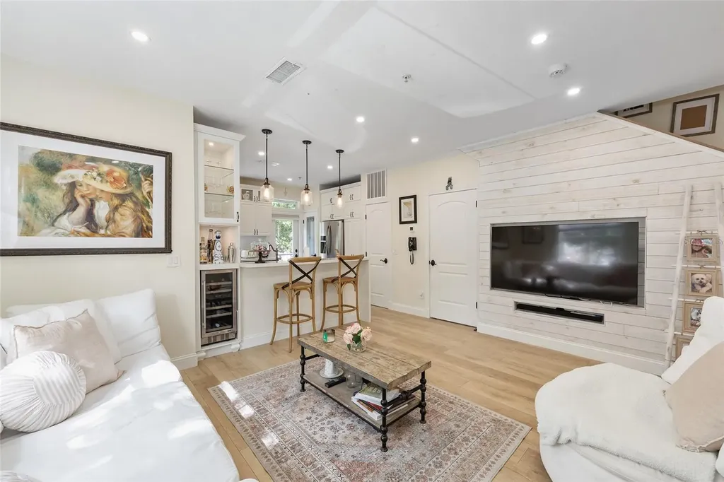 621 SW 10th Street Gainesville FL 32601