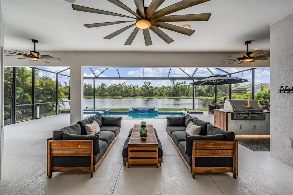 16007 39th Glen E Parrish FL 34219