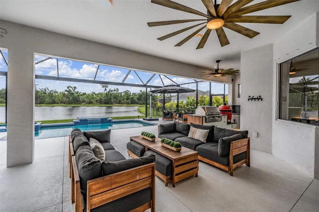 16007 39th Glen E Parrish FL 34219