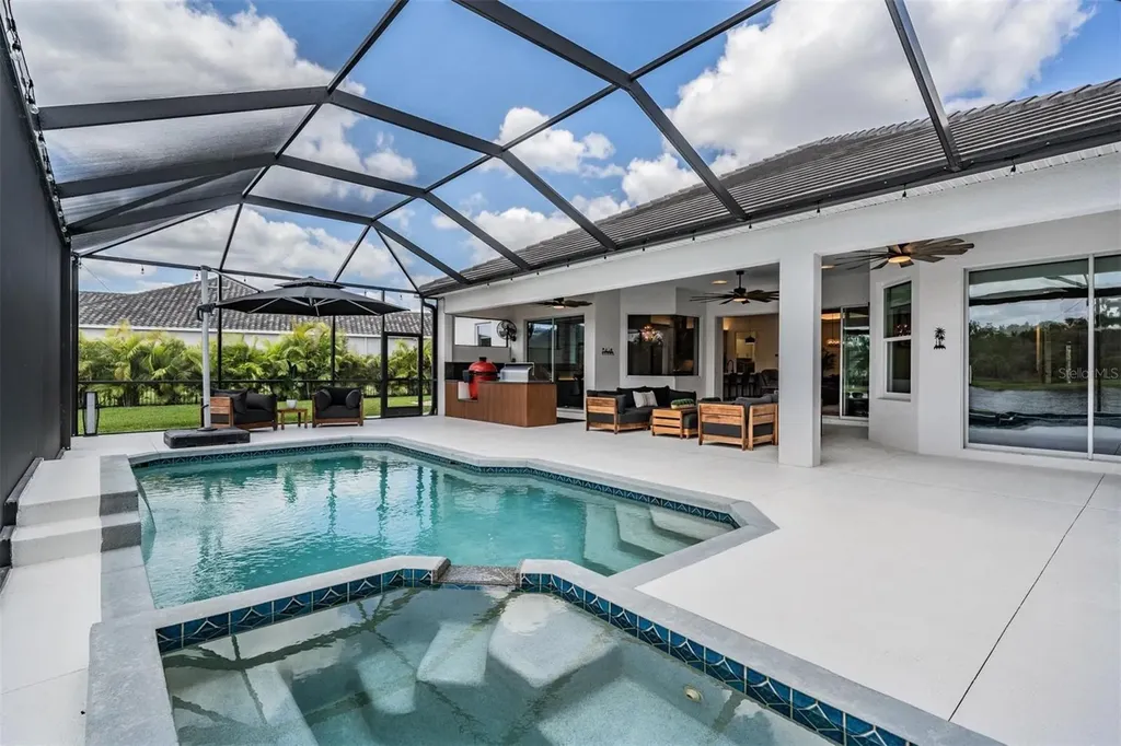 16007 39th Glen E Parrish FL 34219