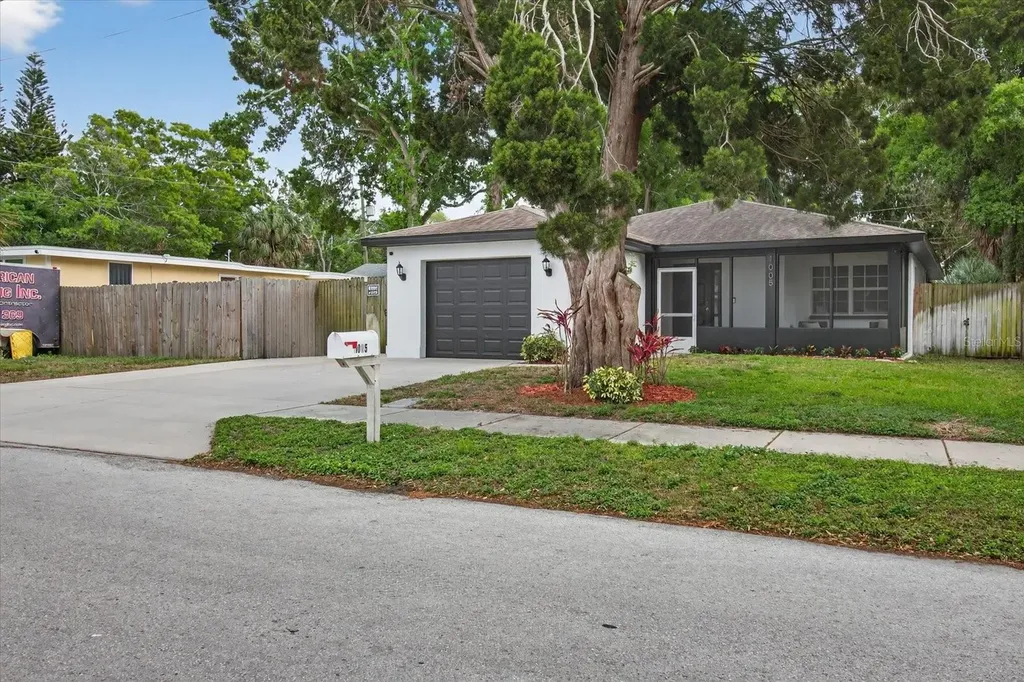 1005 13th Avenue NW Largo FL 33770