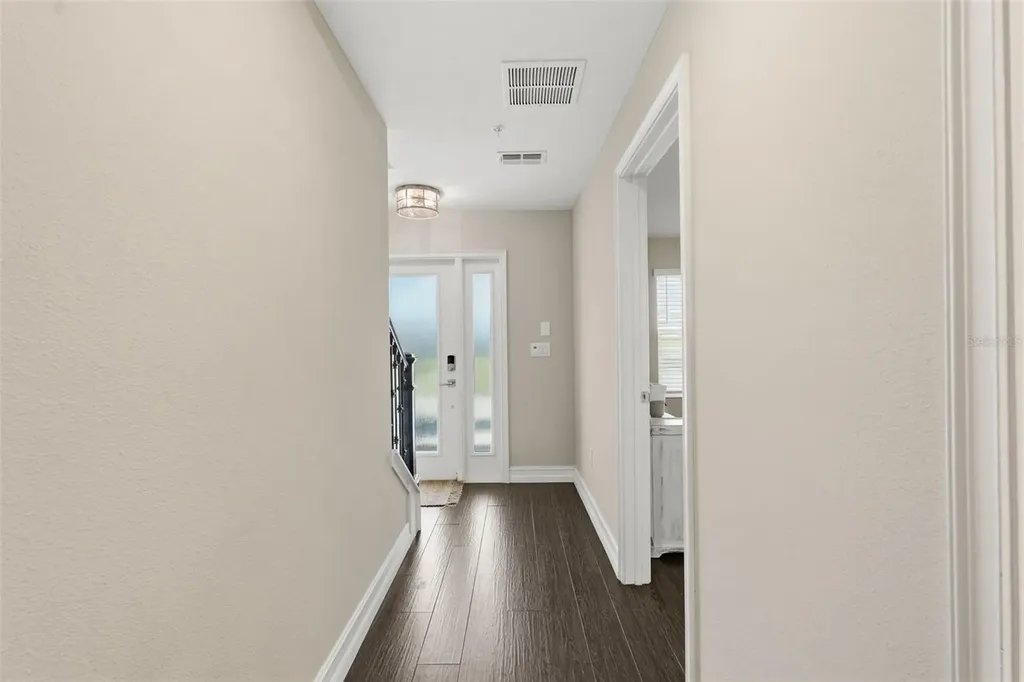 4921 W Paul Avenue Tampa FL 33611
