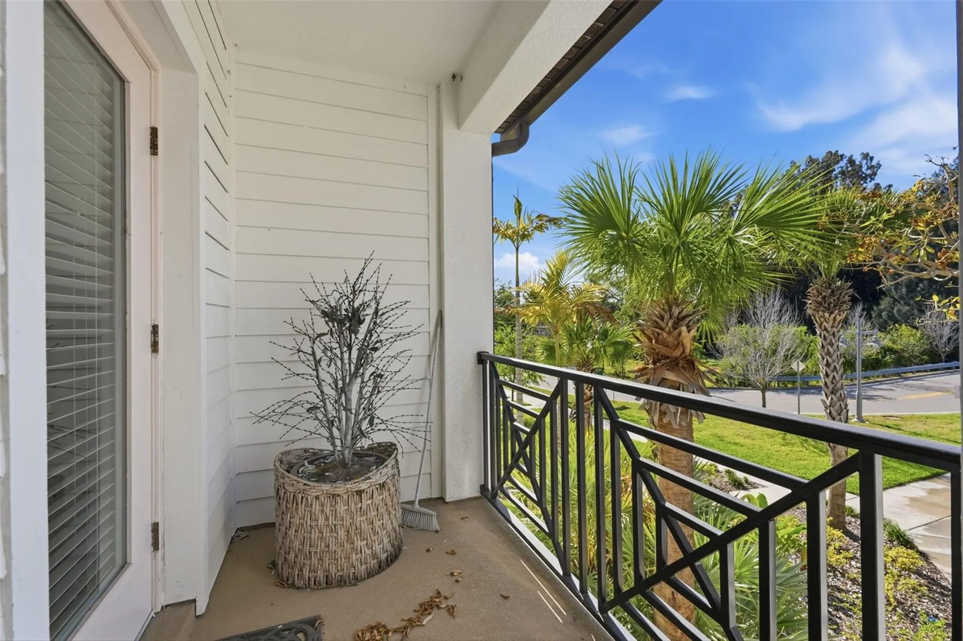 4921 W Paul Avenue Tampa FL 33611