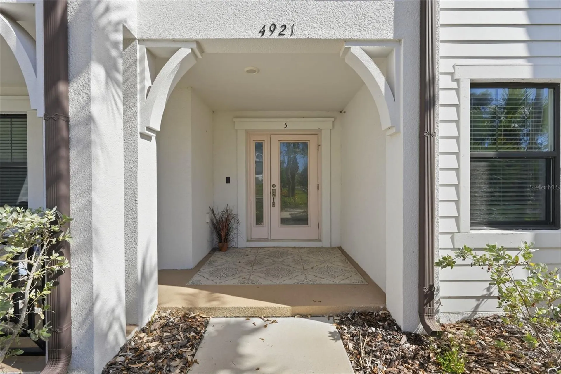 4921 W Paul Avenue Tampa FL 33611
